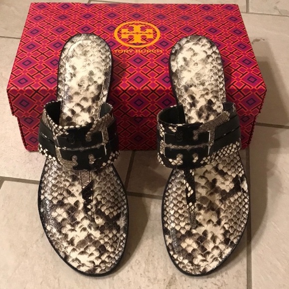 Tory Burch Shoes - Worn maybe 4 times. Comes w box.